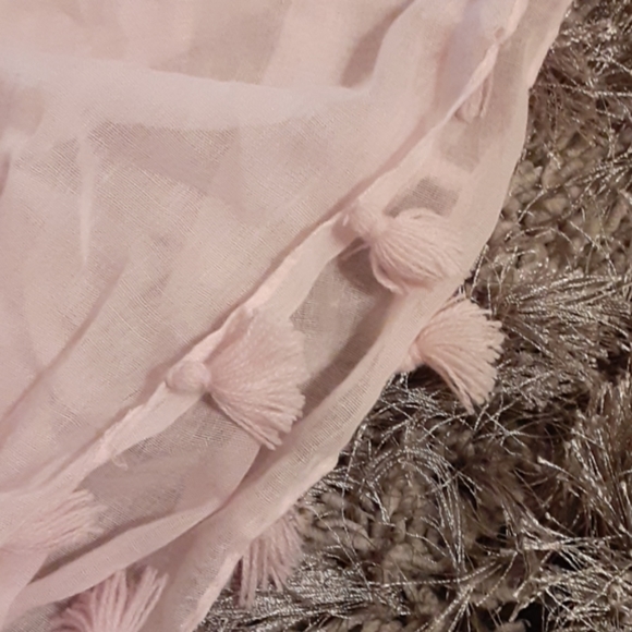 LOOP LIGHT PINK INFINITY SCARF W/ TASSELS - Picture 7 of 7